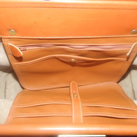 Dooney and Bourke R03 Handfitted case/ Dr, Bag - Picture 8 of 8